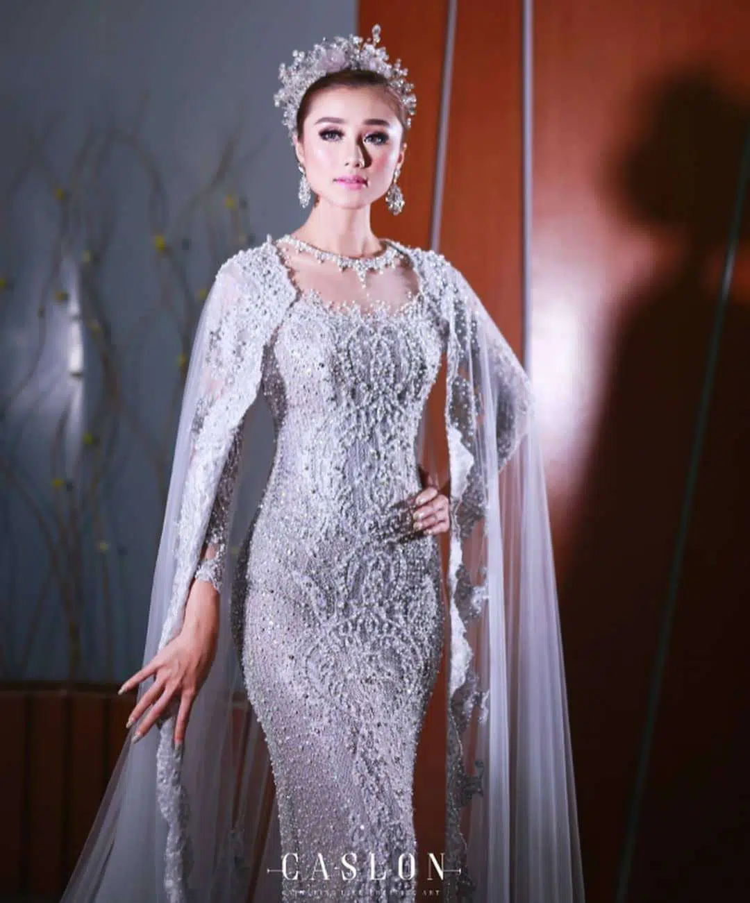 Model kebaya modern brokat mewah