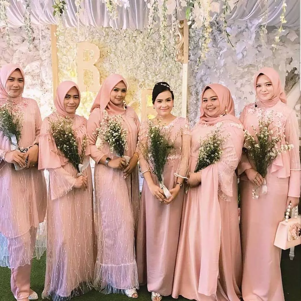 20+ Model Kebaya Terbaru 2023 - Portalmadura.com Model kebaya modern hijab anak muda