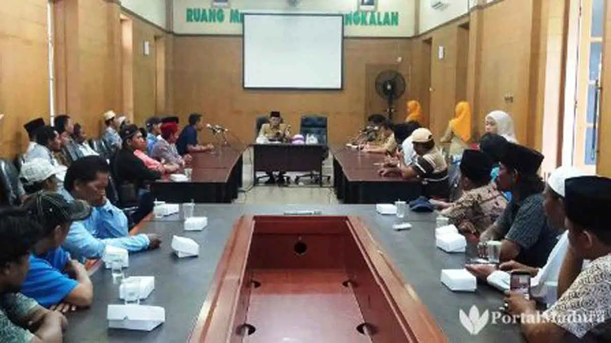 Tolak Relokasi, PKL Bangkalan Datangi Kantor Bupati