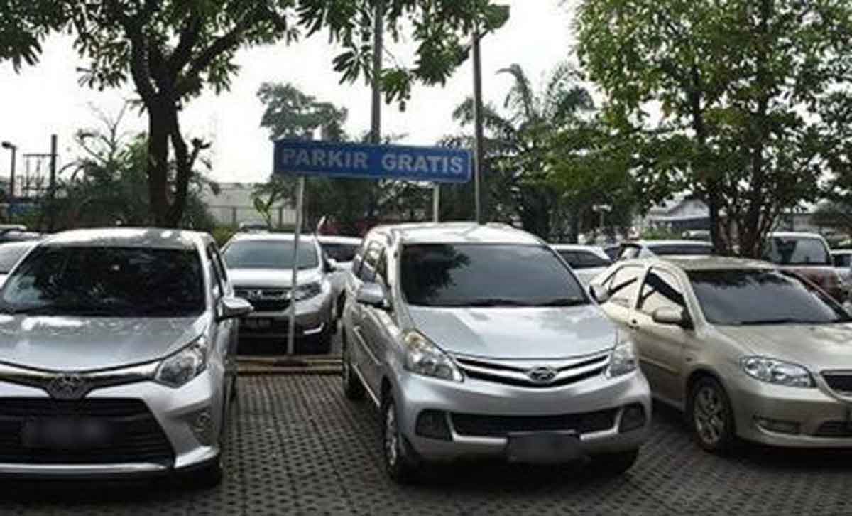 Pengemudi Pemula, Lakukan 4 Cara Ini Agar Lancar Parkirkan Mobil