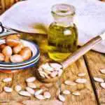 Rajin Oleskan Argan Oil di Malam Hari Bisa Cegah Kerutan di Wajah