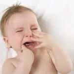 Bayi Anda Rewel saat Tumbuh Gigi, Atasi dengan 5 Cara Ini