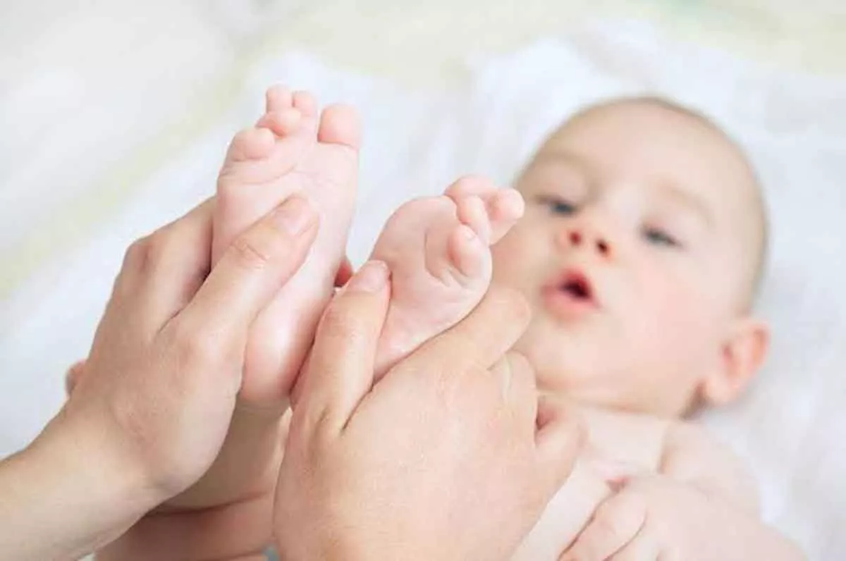 Benarkah Memijat Bayi Memiliki Banyak Manfaat? Cek Disini