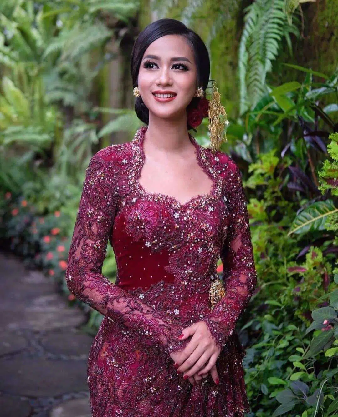 ide model kebaya brokat remaja