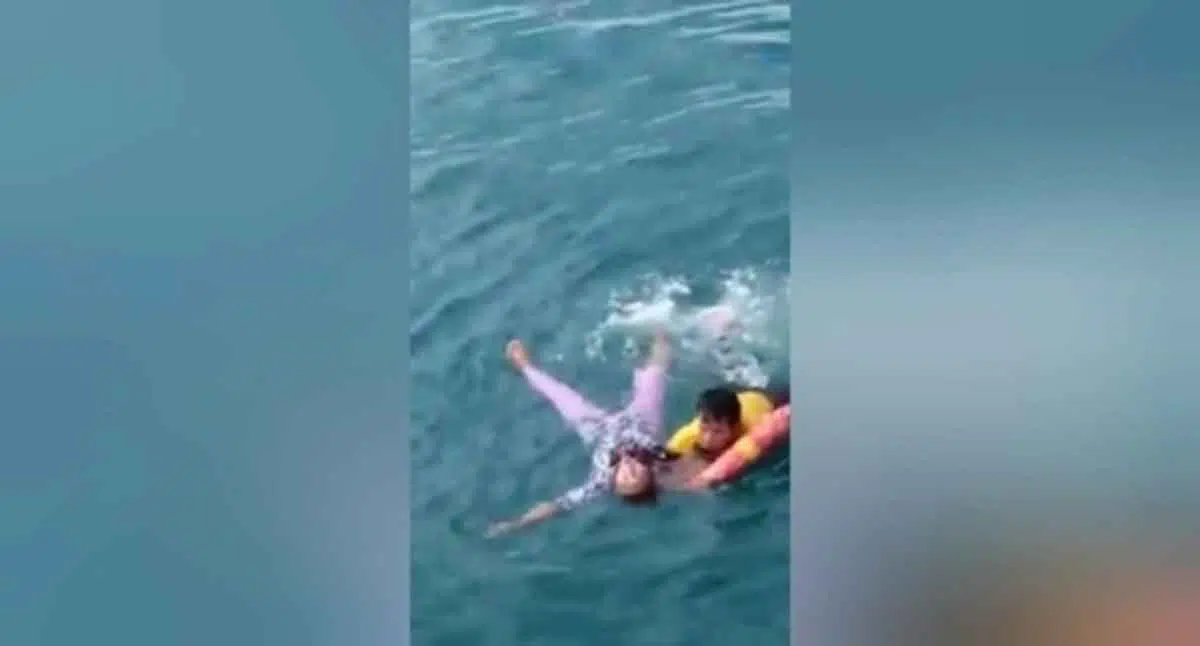 Viral Video Detik-detik Ibu Pencuri Emas 1,5 Ons Lompat ke Laut Sumenep