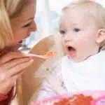 2 Kebiasaan Buruk Orangtua yang Bisa Anak Malas Makan