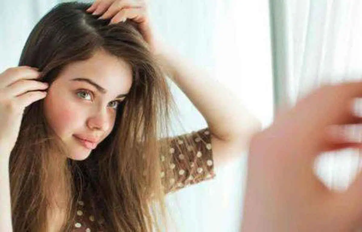 4 Cara Rawat Rambut Agar Tak Lepek