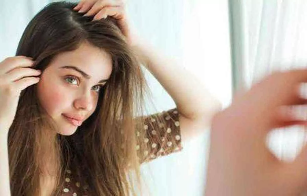 4 Cara Rawat Rambut Agar Tak Lepek