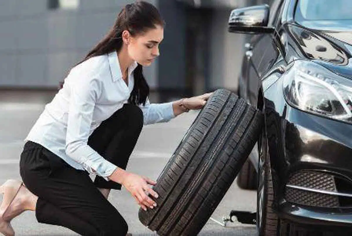 5 Langkah Ganti Ban Mobil Sendiri, Tak Perlu ke Bengkel