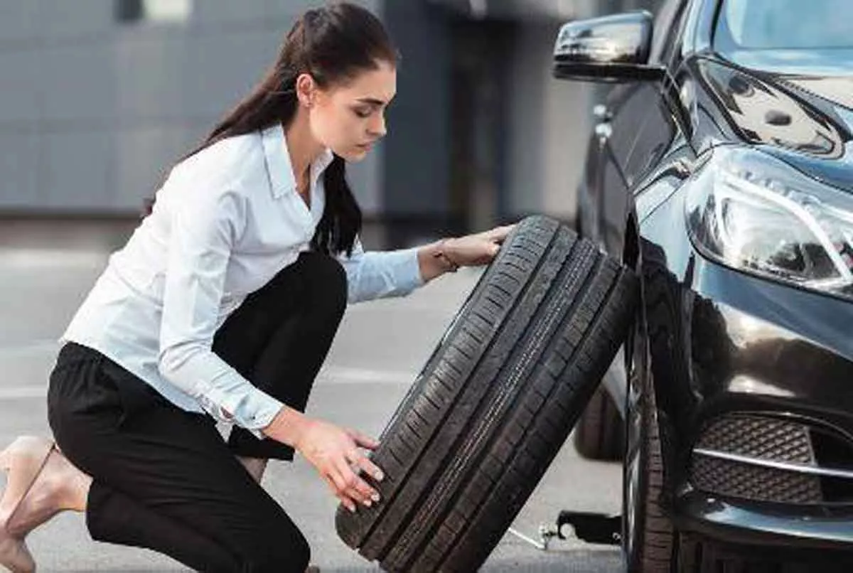5 Langkah Ganti Ban Mobil Sendiri, Tak Perlu ke Bengkel