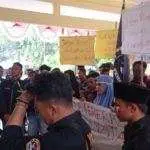 FKMG Demo Disdik dan DPRD Bangkalan