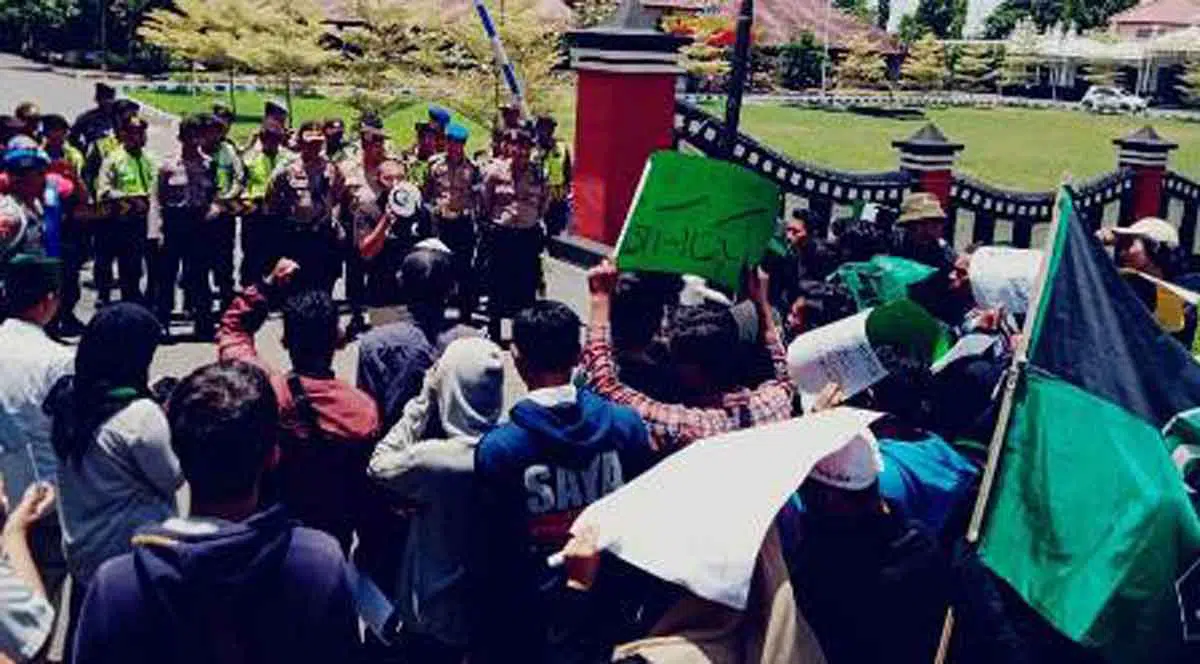 Aktivis HMI Demo Mapolres Bangkalan, Ungkit Kasus Dugaan Pencemaran Nama Baik