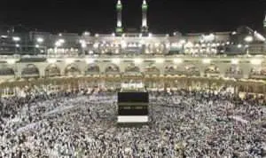 dok. Jemaah haji mengelilingi Ka'bah, situs paling suci Islam, terletak di pusat Masjid al-Haram (Masjid Agung) di Mekah, Arab Saudi pada 22 Agustus 2017. (AA)