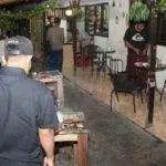 Darurat Covid-19, Pengunjung Kafe di Bangkalan Dibubarkan