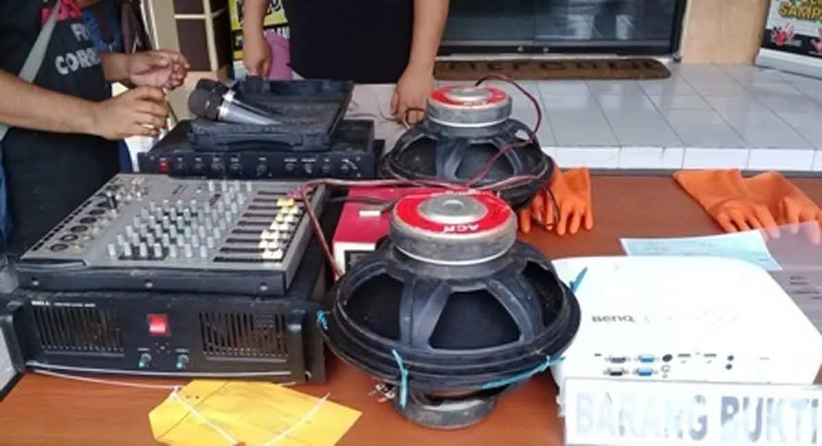 Lewat Atap, Pencuri Gasak ‘Sound System’ Milik Sekolah di Sampang