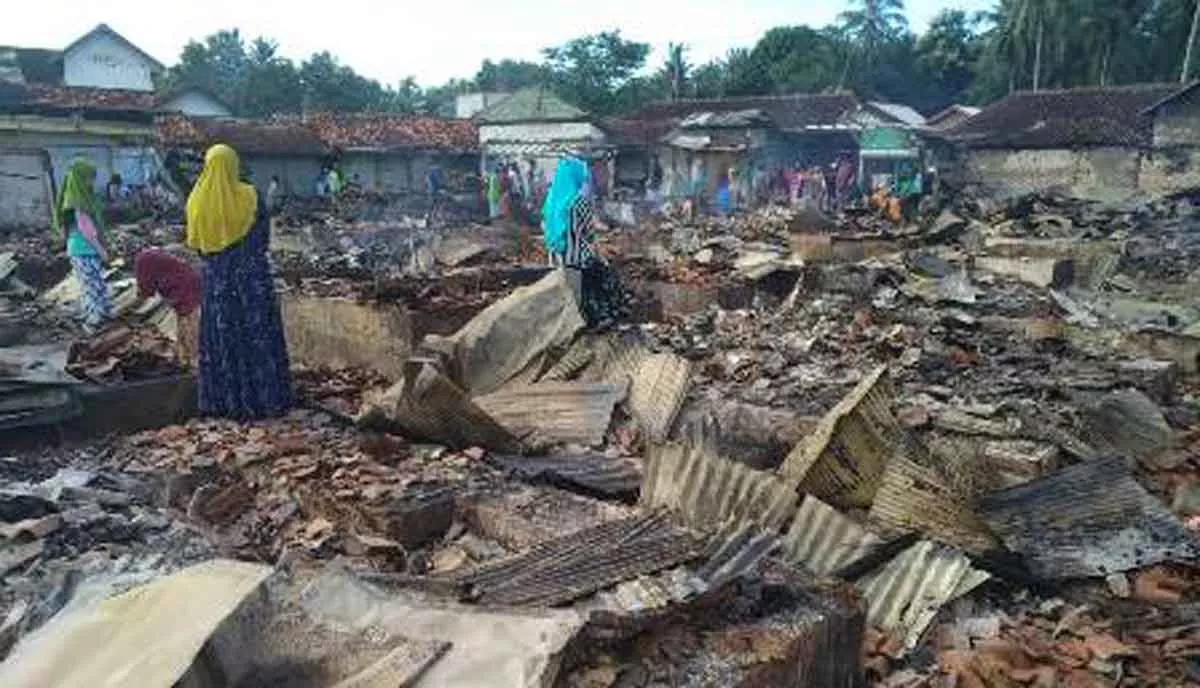 Kamis Pagi, Begini Penampakan Bekas Kebakaran Pasar Candi, Sumenep