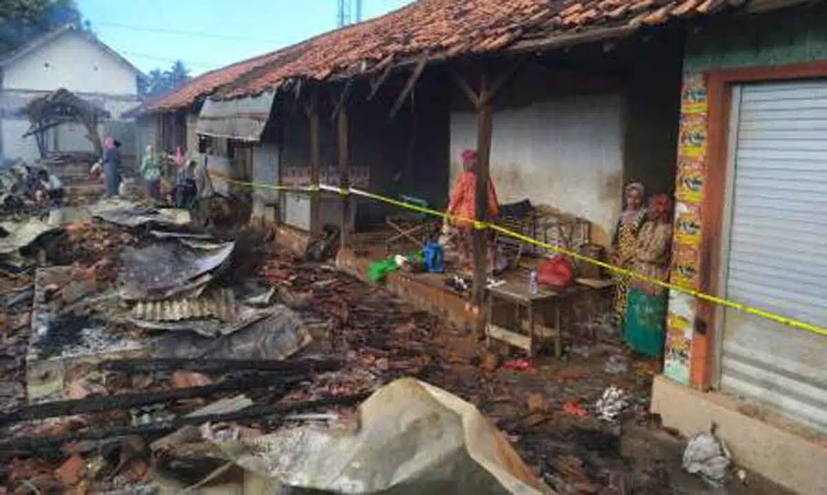 Pasar Candi Dibangun Swadaya Kini Ludes Terbakar, Retribusi Masuk Pemkab Sumenep
