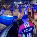 Darurat Covid-19, Polisi Sumenep Bubarkan Muda-mudi Asyik Ngopi di Kafe