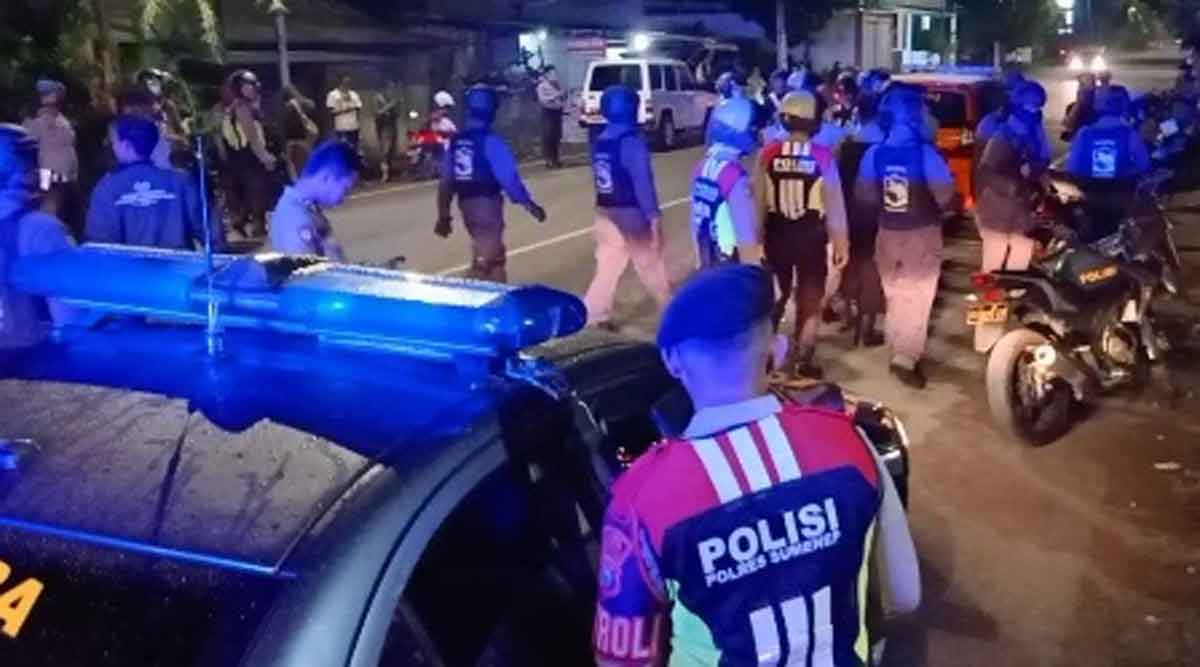 Darurat Covid-19, Polisi Sumenep Bubarkan Muda-mudi Asyik Ngopi di Kafe