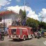 Jalan Protokol di Sumenep Disemprot Cairan Disinfektan