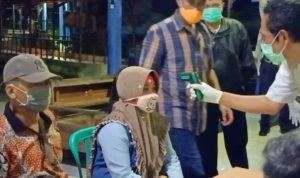 Cegah Covid-19, Penumpang Bus dari Jakarta Jalani Cek Suhu & Disemprot Disinfektan