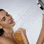 Kenali Efek Negatif Mandi dengan Air Panas Bagi Kecantikan Kulit