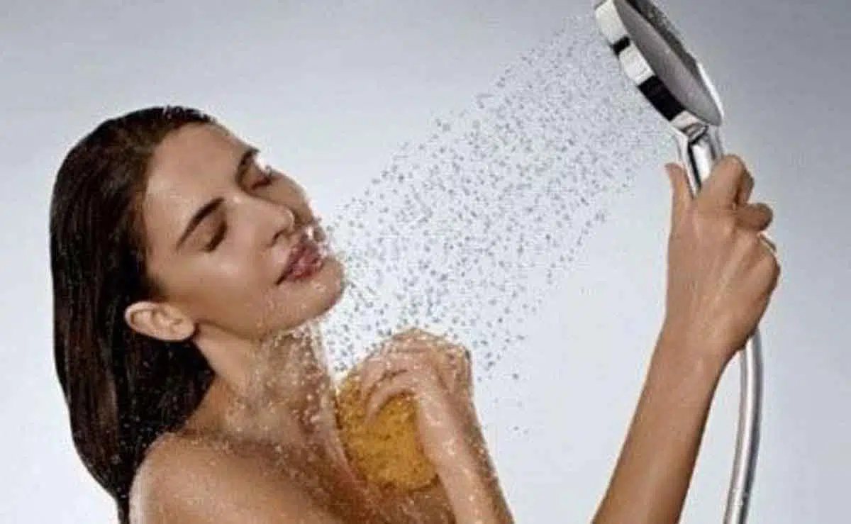 Kenali Efek Negatif Mandi dengan Air Panas Bagi Kecantikan Kulit