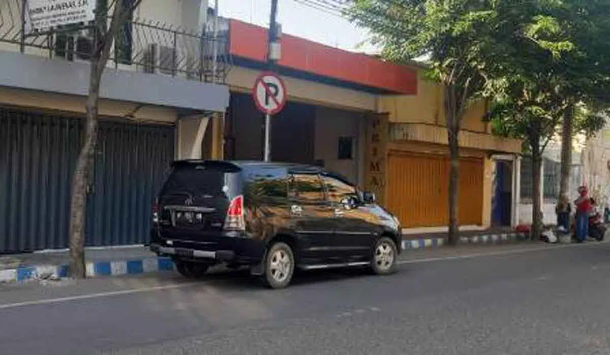 Siap-Siap Ban Kempes & Digembok Petugas Bila Parkir Sembarangan di Madura