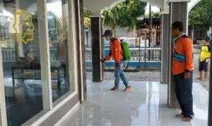 PDPM Bangkalan Semprotkan Disinfektan di Tempat Publik