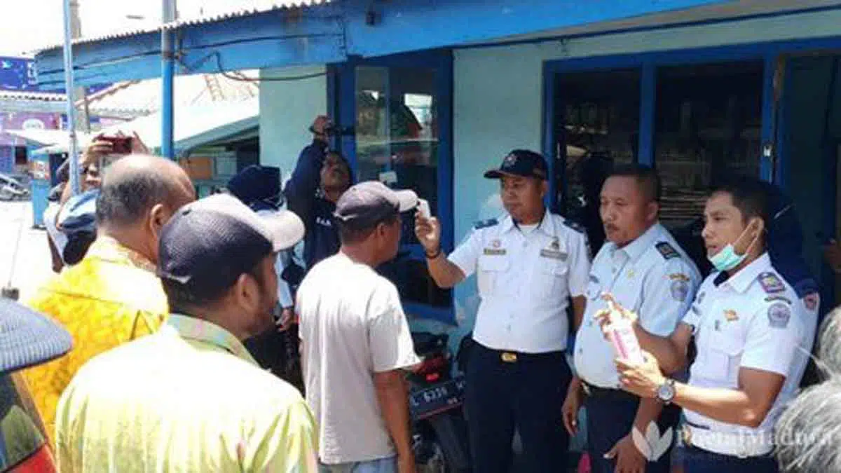 Petugas Terminal dan Penumpang Bus Jalani Pemeriksaan Kesehatan