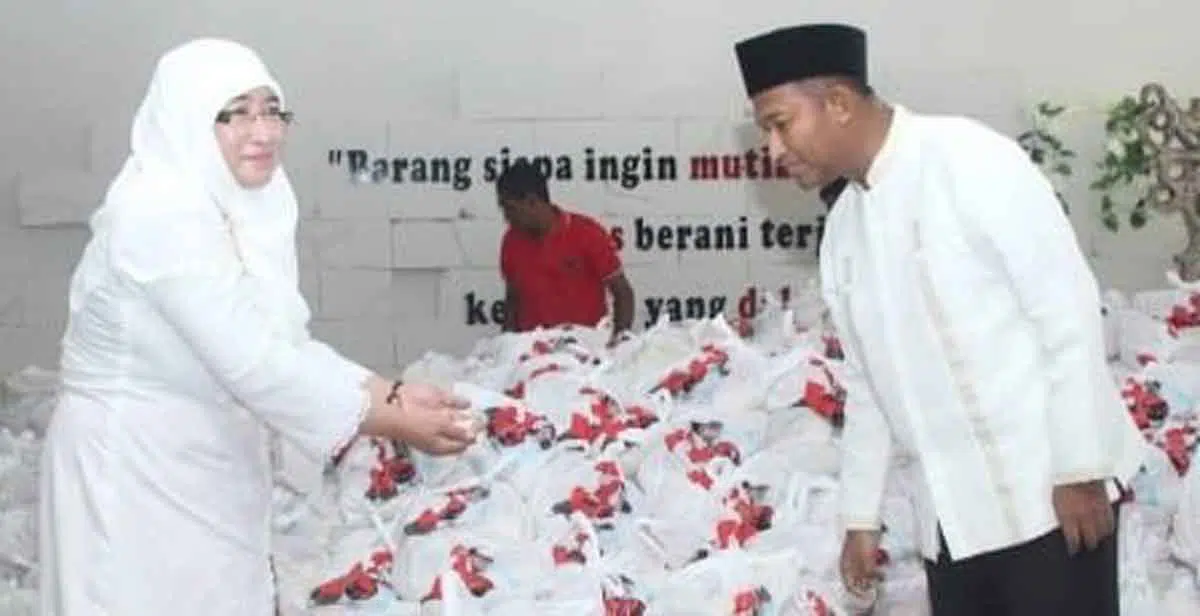 Redam Dampak Covid-19, Achmad Fauzi Peduli Distribusikan Ribuan Paket Sembako