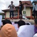 Soroti Maraknya Tambak Udang, Pemuda Demo DPRD Sumenep