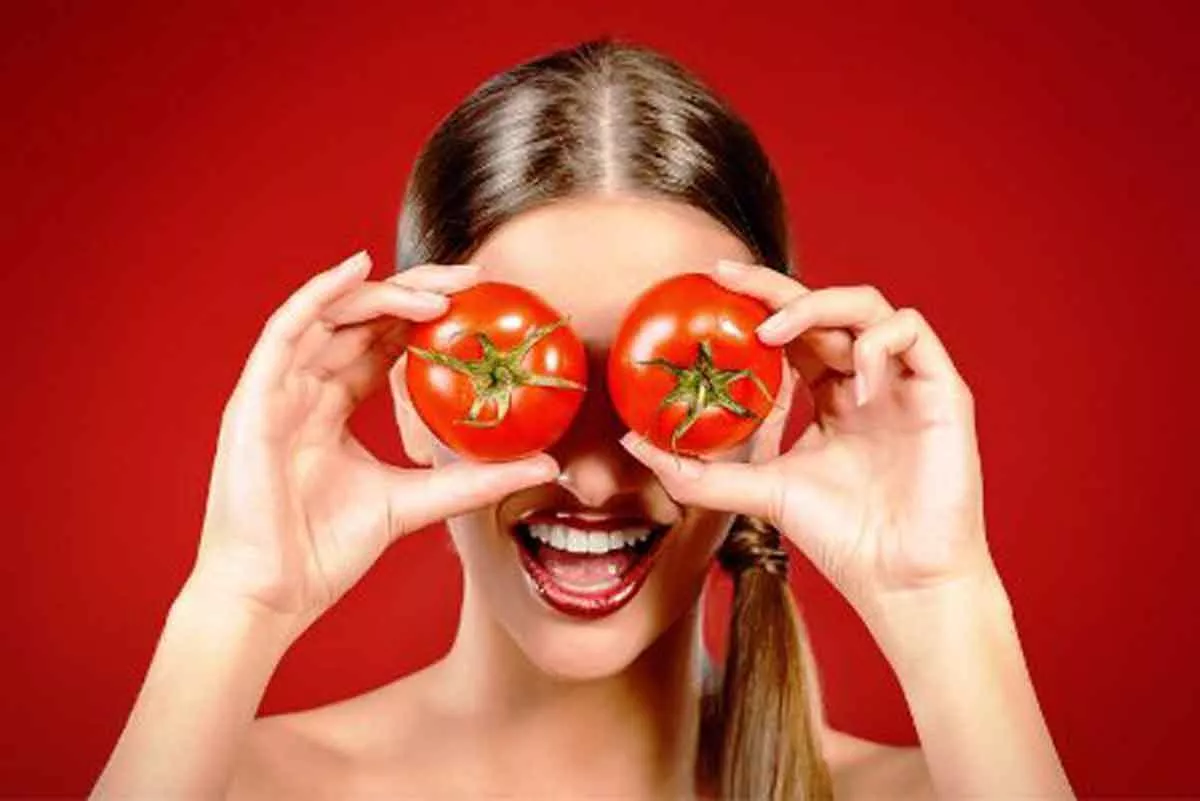 5 Cara Mudah Buat Masker Tomat Untuk Kecantikan Kulit Wajah