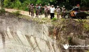 Tak Berizin, Tambang Batu Kumbung Ancam Jalan Desa