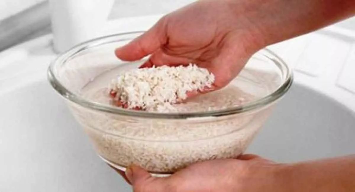 5 Manfaat Cuci Wajah Gunakan Air Beras untuk Kecantikan