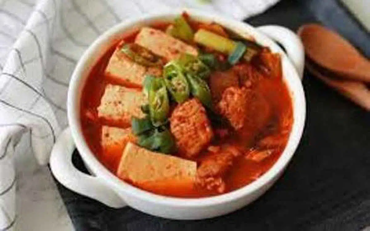 Resep Kimchi Jjigae (Sup Kimchi) yang Lezat