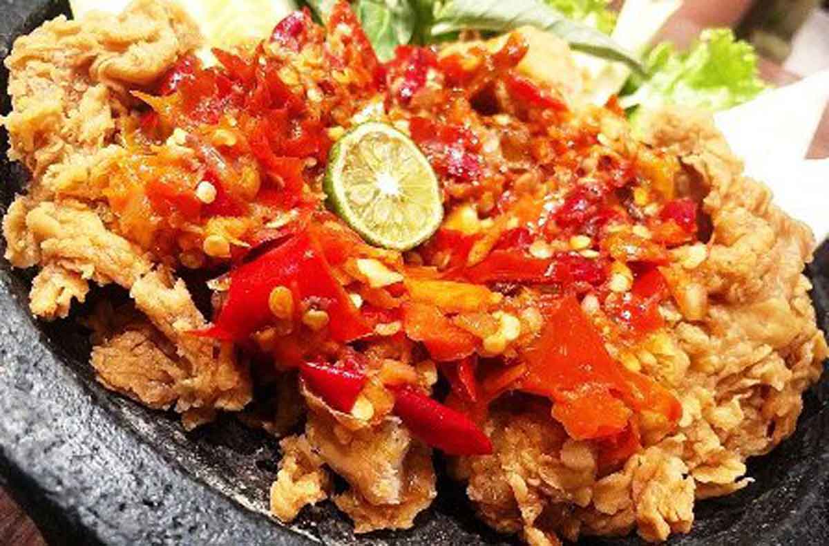 Resep Ayam Geprek Super Pedas Yang Enaknya Bikin Nagih-PortalMadura.com