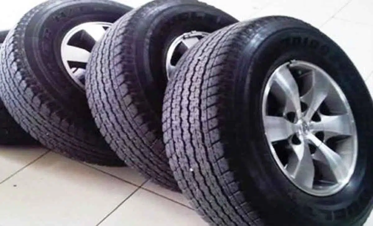 Jangan Sembarangan, Begini Cara Tepat Simpan Ban Mobil Supaya Awet