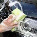 3 Cara Cuci Mobil Saat Terkena Air Hujan