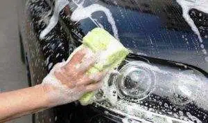 3 Cara Cuci Mobil Saat Terkena Air Hujan