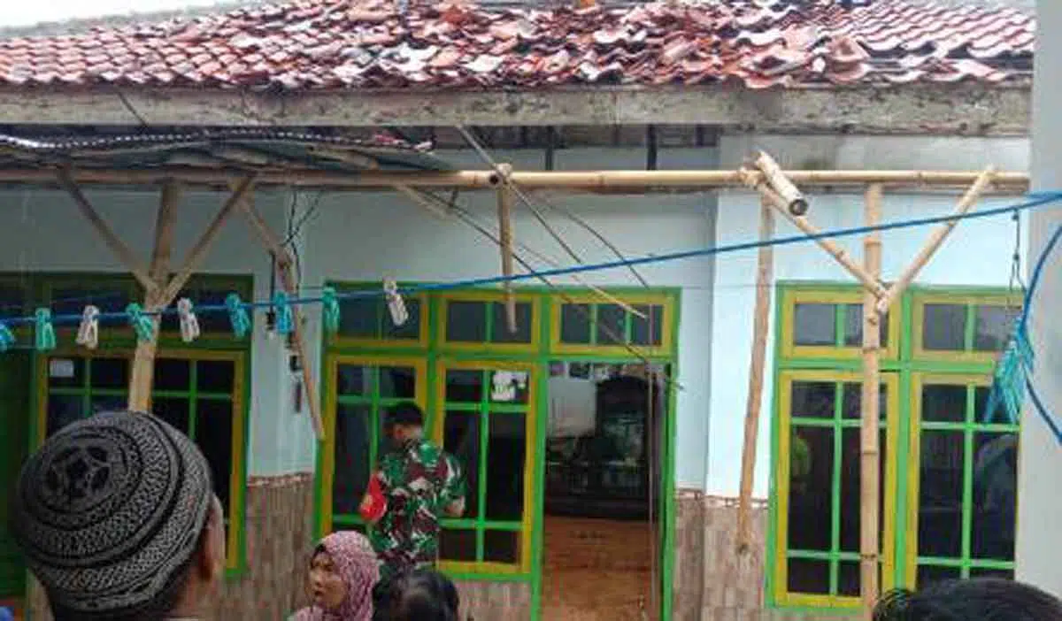 Puluhan Rumah di Lenteng Rusak Akibat Angin Puting Beliung