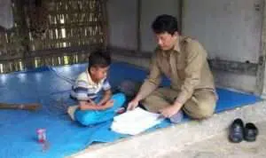 Door to Door ke Rumah Murid, Guru Oong SDN Batuputih Laok III Sentuh Jiwa Wabup Sumenep