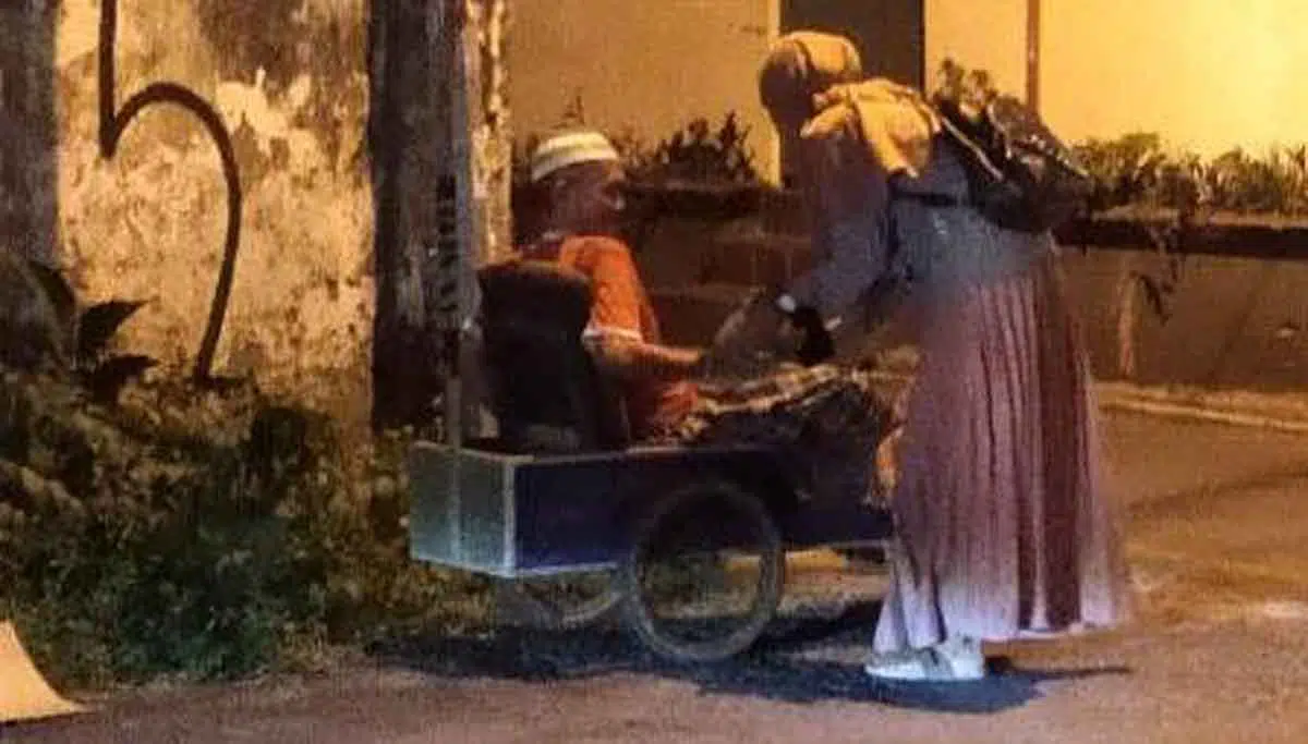 Dampak Covid-19, Dirikan Dapur Umum, MCC Madura Bagikan Makanan ke Pekerja Upah Harian