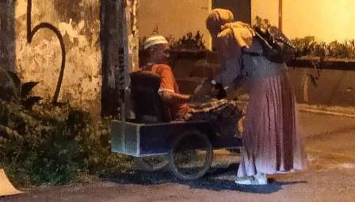 Dampak Covid-19, Dirikan Dapur Umum, MCC Madura Bagikan Makanan ke Pekerja Upah Harian