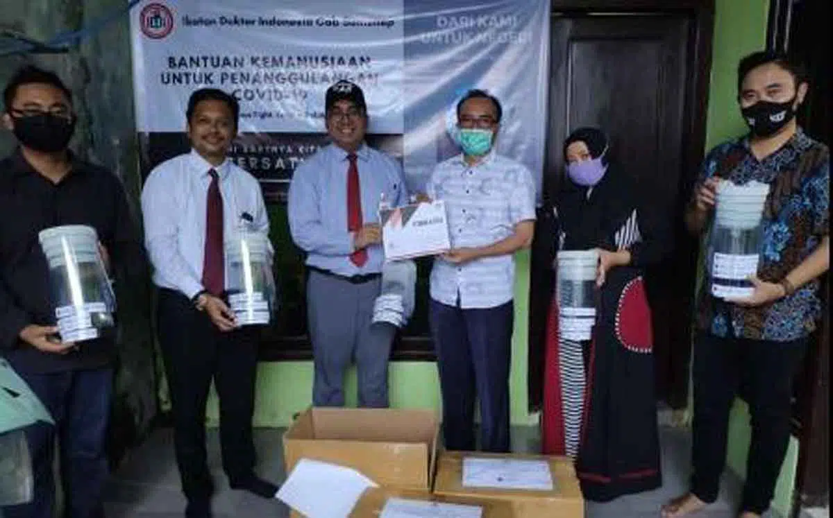 Cegah Covid-19, Bank Jatim Cabang Sumenep Bantu Apd &Amp; Terapkan Protokol - Portalmadura.com Cegah Covid-19, Bank Jatim Cabang Sumenep Bantu APD & Terapkan Protokol