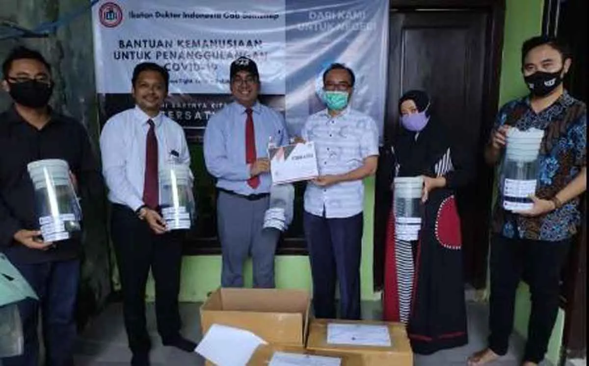 Cegah Covid-19, Bank Jatim Cabang Sumenep Bantu Apd &Amp; Terapkan Protokol - Portalmadura.com Cegah Covid-19, Bank Jatim Cabang Sumenep Bantu APD & Terapkan Protokol