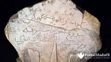 Keunikan Batu Nisan 4 Makam di Kampong Setung Desa Batang-batang Daya Sumenep