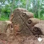 Bukit Pal Batang-batang Saksi Bisu Seni Arsitektur Islam Pada Batu Nisan Berlanggam Madura