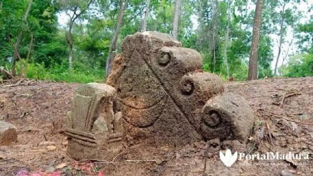 Bukit Pal Batang-batang Saksi Bisu Seni Arsitektur Islam Pada Batu Nisan Berlanggam Madura