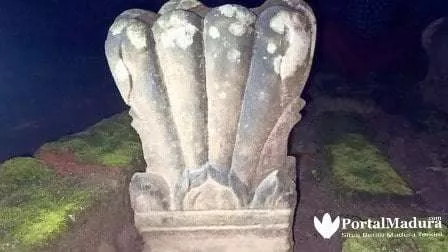 Keunikan Batu Nisan 4 Makam Di Kampong Setung Desa Batang-Batang Daya Sumenep - Portalmadura.com Keunikan Batu Nisan 4 Makam di Kampong Setung Desa Batang-batang Daya Sumenep